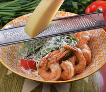 Салат Цезарь с креветками