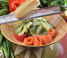 Салат Цезарь с лососем