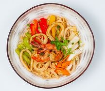 Рисовая лапша с морепродуктами