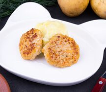 Детские котлетки из курочки с пюре
