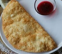 Чебурек с сыром сулугуни
