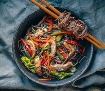 Гречневая лапша с курицей