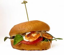 Бургер с тигровыми креветками