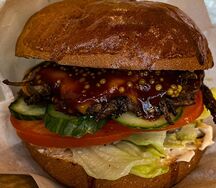 Бургер со рваной говядиной