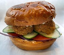 Бургер с фалафелем