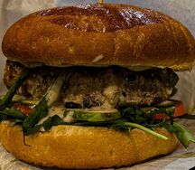 Бургер брутальный тунец