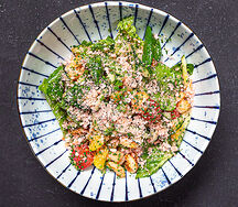 Салат со шпинатом и креветками