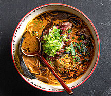 Говяжий сею-рамен с кимчи