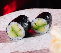 Хэнд-ролл с авокадо 