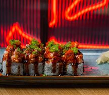 Ролл Лосось и томаты кимчи