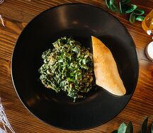 Болтунья со шпинатом