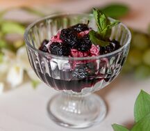 Мацони с вареньем