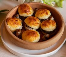 Запеченные шампиньоны с сыром