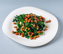 Шпинат с арахисом