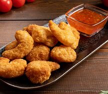 Хрустящие креветки с соусом свит чили