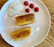 Блинчики с яблоком и корицей