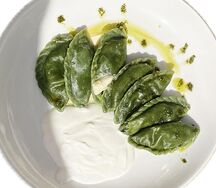 Равиолли со шпинатом и страчателлой