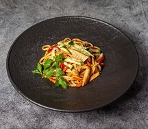 Лапша удон с курицей