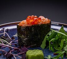 Гункан Лосось спайси