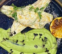 Филе сибаса с муссом из сельдерея и шпината