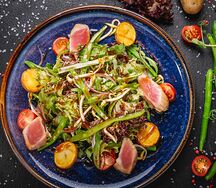 Салат с тунцом