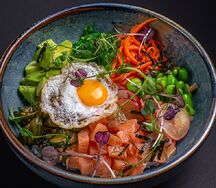 Поке с лососем