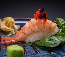 Суши-нигири с креветкой