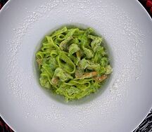 Паста с креветками и шпинатом