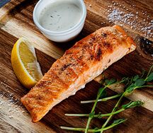 Стейк из семги с соусом тартар