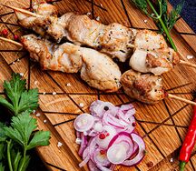 Мини-шашлычки из курицы