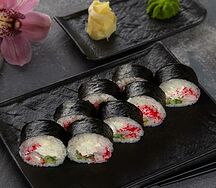 Ролл с тигровой креветкой