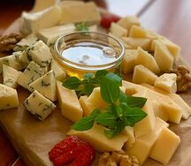 Сырная тарелка (ассорти сыров) 