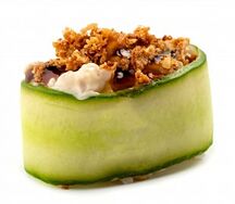 Суши в огурце с курицей