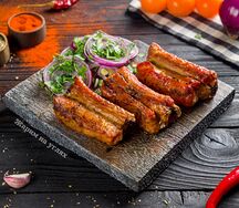 Свиные ребра на углях