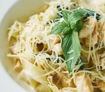 Паста с форелью и шпинатом