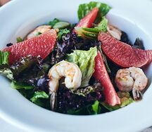 Салат с грейпфрутом и креветками