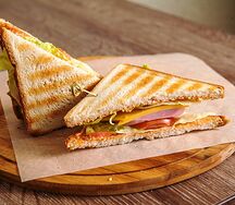 Клаб-сэндвич с лососем