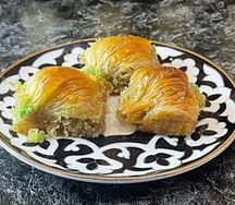 Пахлава Мидие