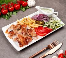 Шаурма на тарелке 