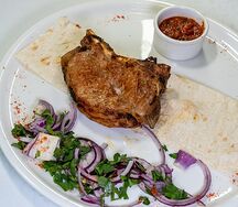 Свиная корейка с овощами гриль