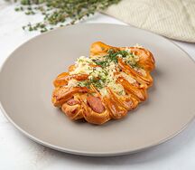 Сосиска в тесте с сыром