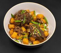 Томлёные говяжьи щёчки