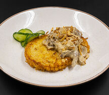 Бефстроганов с крокетом