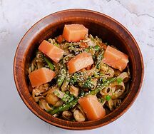 Лапша с лососем