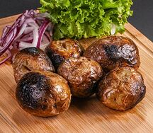 Молодой картофель на мангале