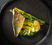 Дорадо со спаржей