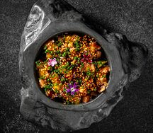 Тартар из лосося со страчателлой