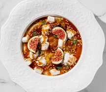 Овсяная каша с бананом и соленой карамелью 