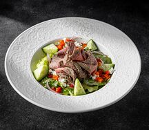 Салат с ростбифом 