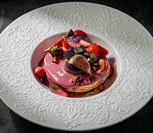 Панкейки с ежевичным соусом 